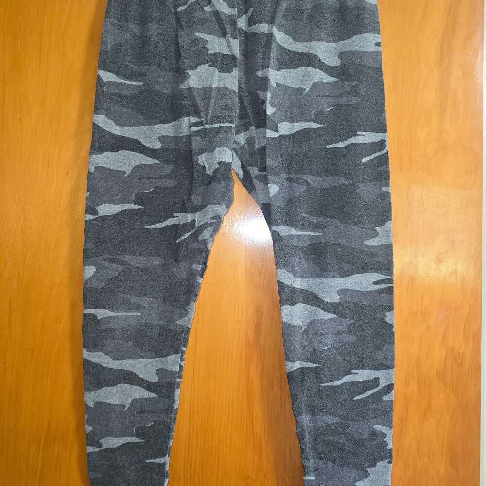 Grey Camouflage legging